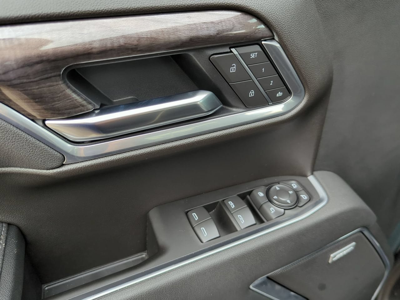 Certified 2026 Chevrolet Silverado 1500 LTZ w/ LTZ Convenience Package II AWD/4WD image 9