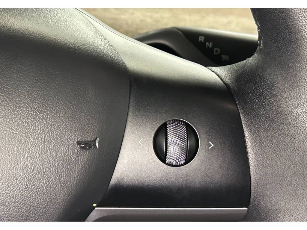 Used 2025 Tesla Model Y Performance AWD/4WD image 25