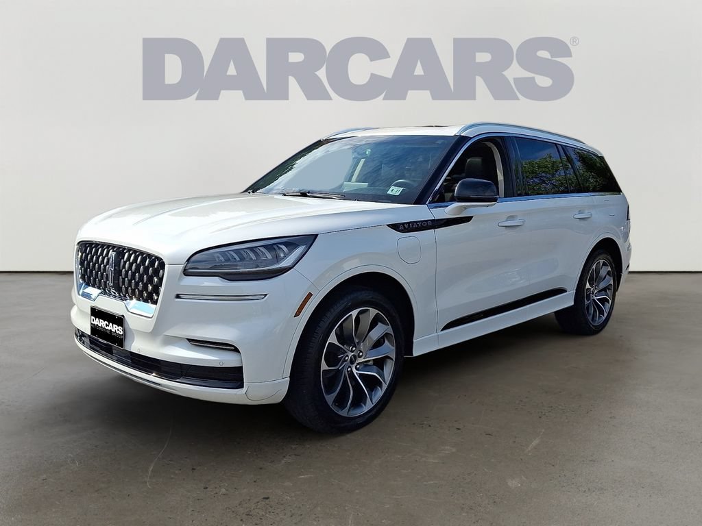 Used 2023 Lincoln Aviator Grand Touring w/ Elements Package Plus AWD/4WD image 3
