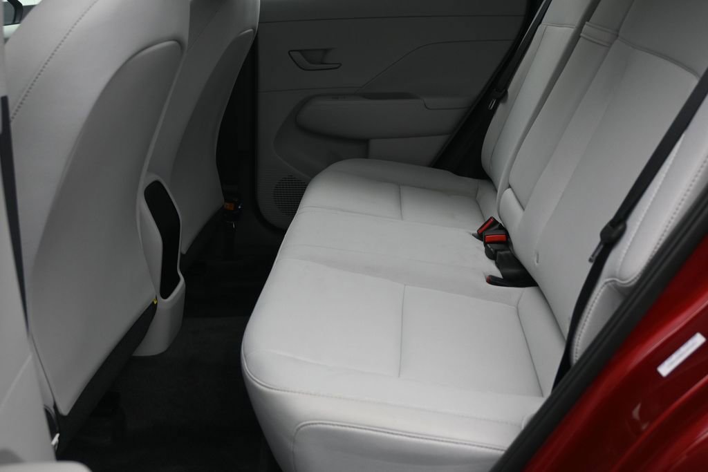 Used 2025 Hyundai Kona SE FWD image 13