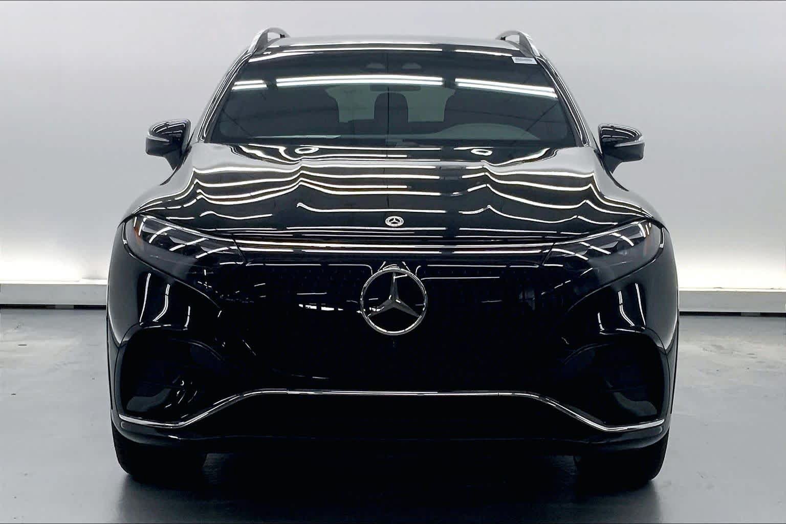 New 2027 Mercedes-Benz EQS 400 4MATIC SUV image 3