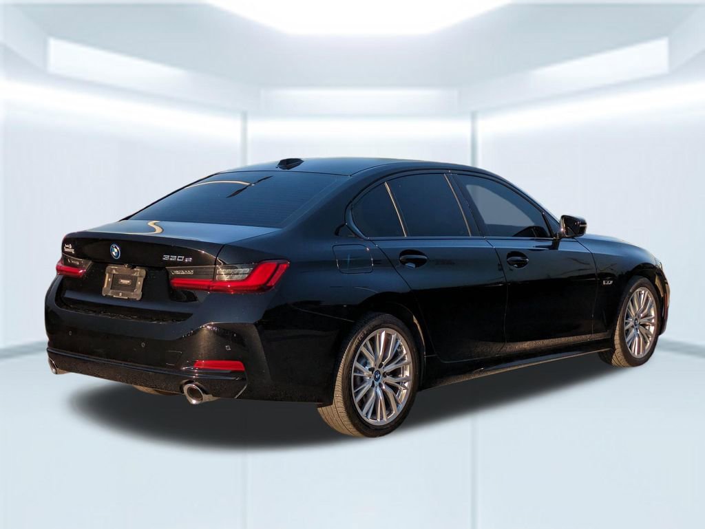 Used 2023 BMW 330e 330e iPerformance w/ Driving Assistance Package image 4