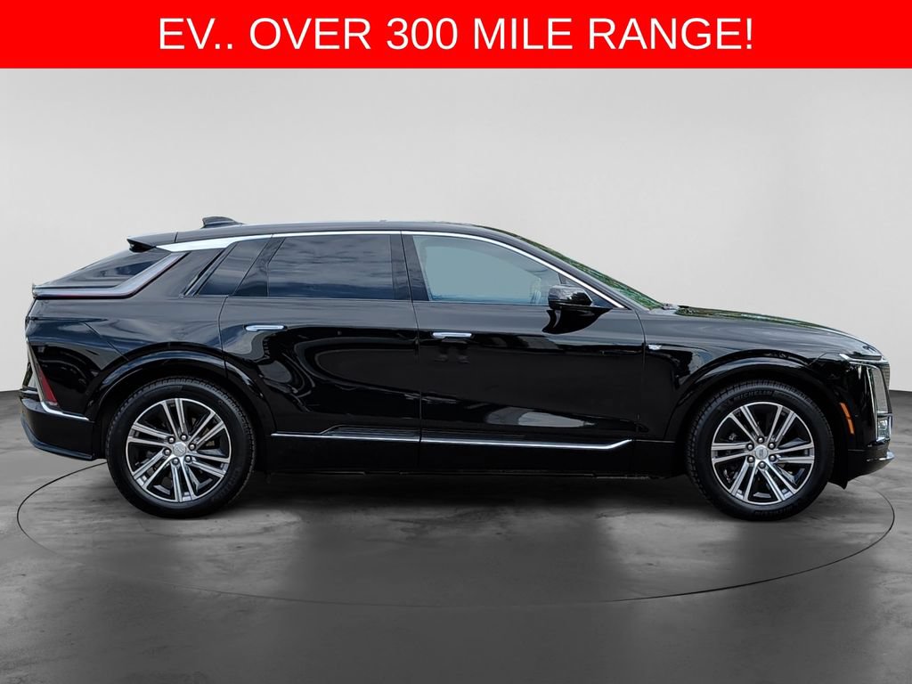 Used 2024 Cadillac Lyriq Luxury w/ LPO, Floor Liner Package AWD/4WD image 8