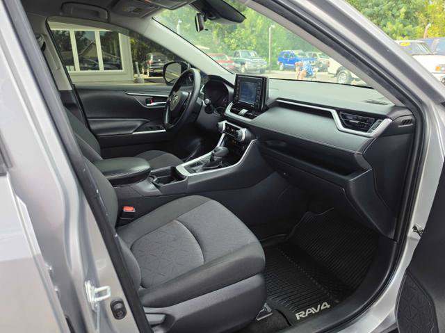 Used 2020 Toyota RAV4 XLE w/ All Weather Liner Package AWD/4WD image 17