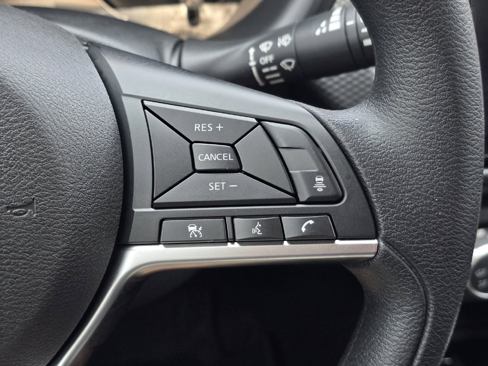 Used 2023 Nissan Kicks SV FWD image 27