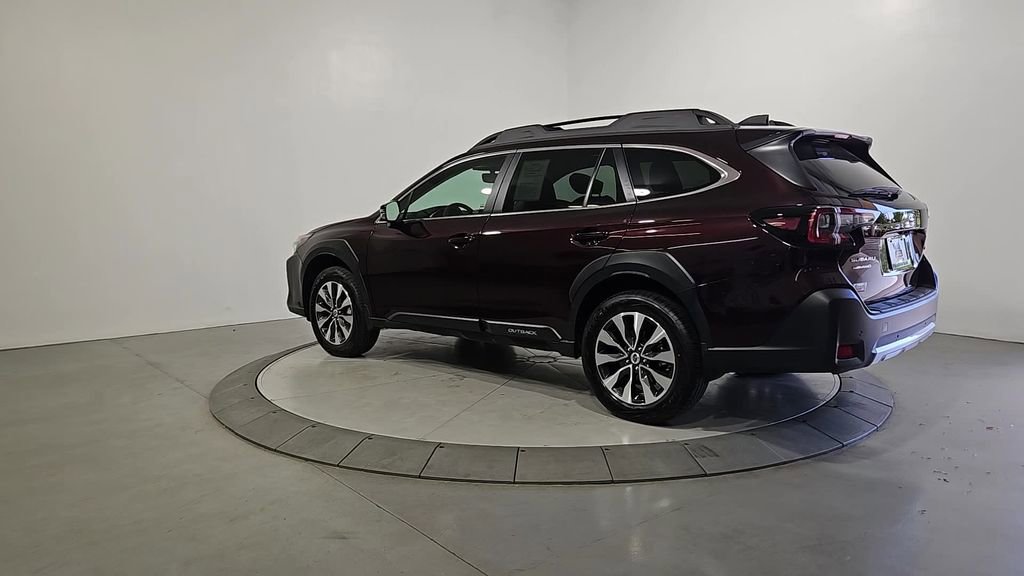 Certified 2025 Subaru Outback Limited AWD/4WD image 3