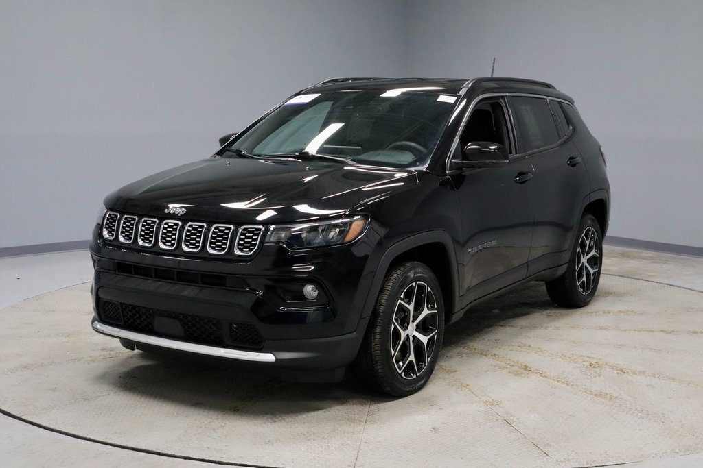 Used 2024 Jeep Compass Limited image 7