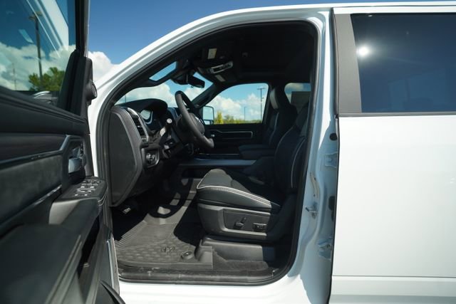New 2026 RAM 2500 Laramie AWD/4WD image 13