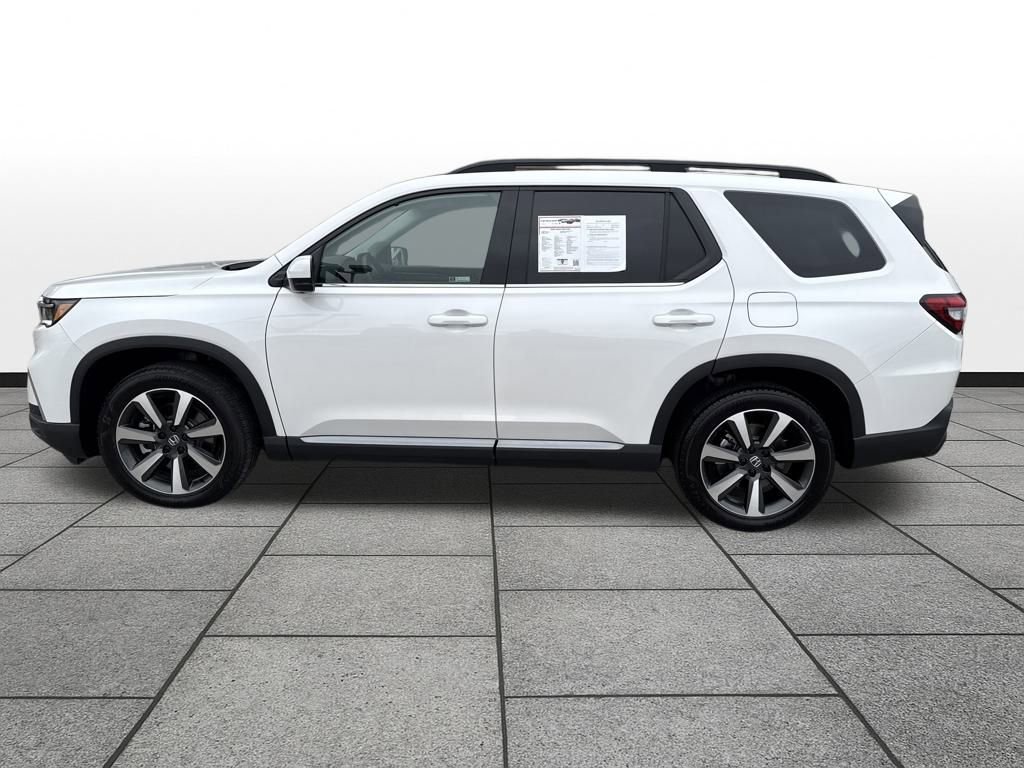 Used 2025 Honda Pilot Elite image 2