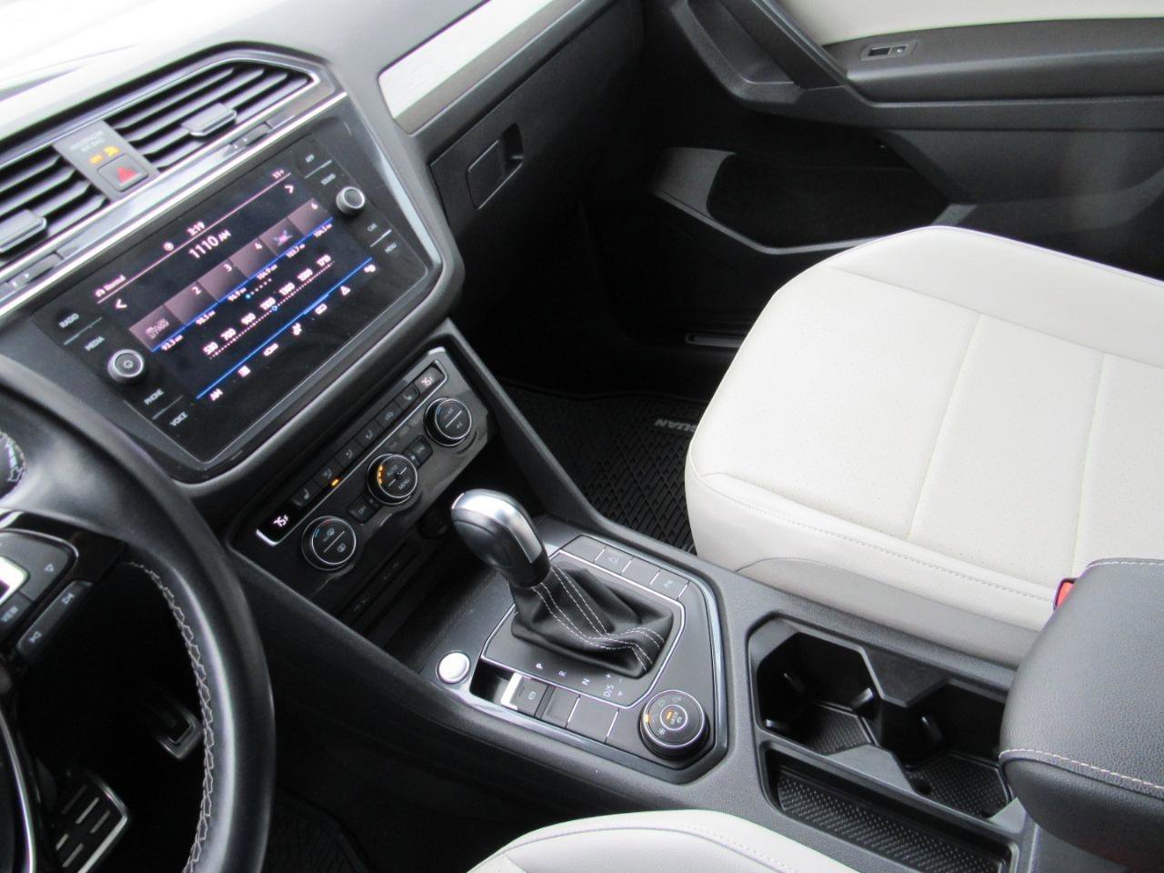 Used 2021 Volkswagen Tiguan SE R-Line image 27