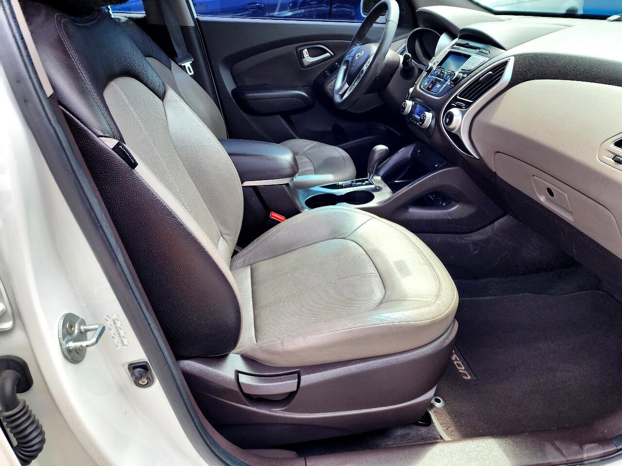 Used 2013 Hyundai Tucson Limited image 25