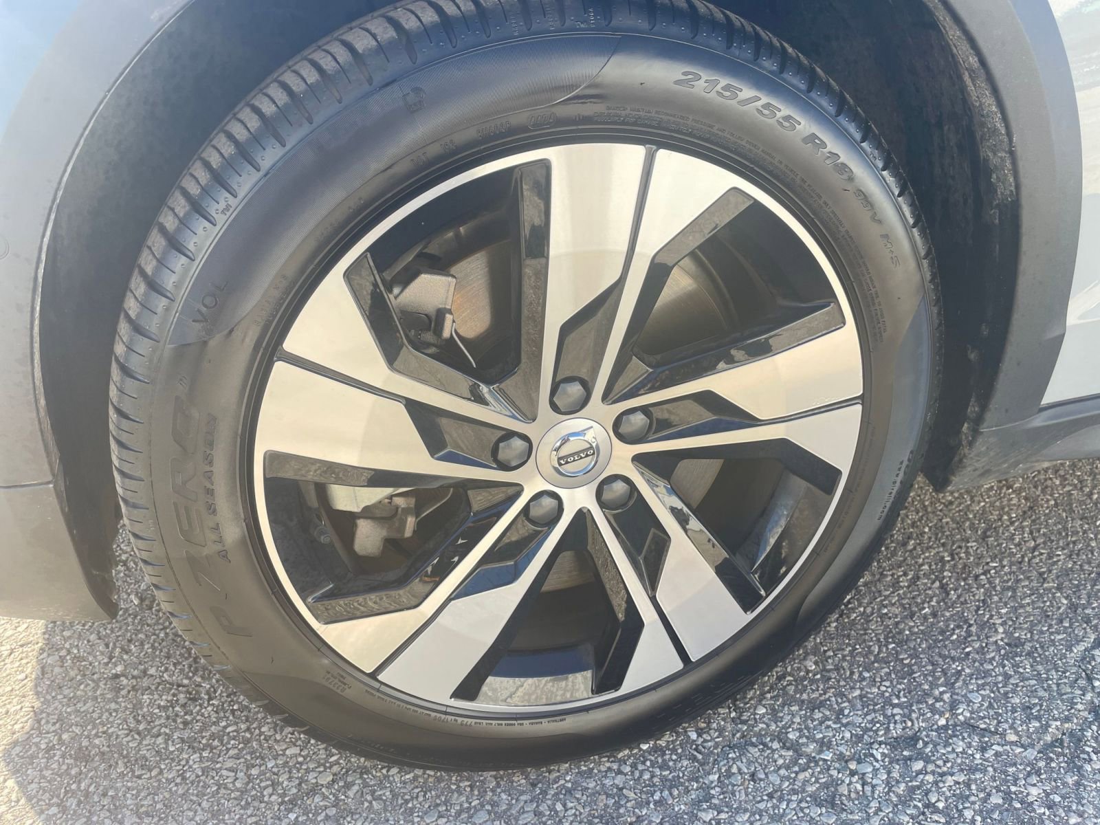 Used 2025 Volvo V60 B5 Cross Country Plus image 30