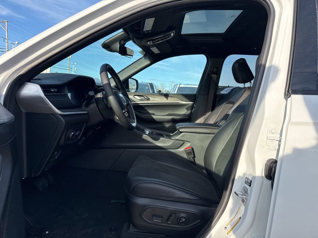 New 2026 Jeep Grand Cherokee Laredo image 19