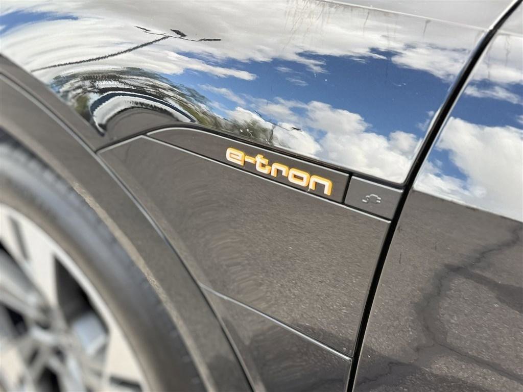 Used 2021 Audi e-tron Premium AWD/4WD image 20