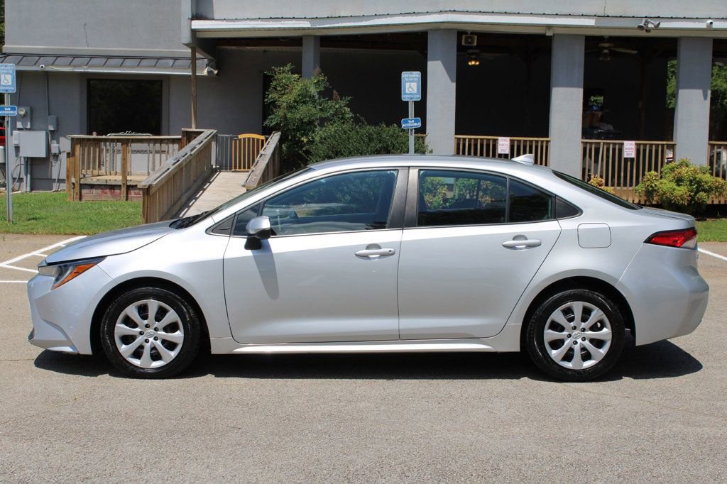 Used 2021 Toyota Corolla LE image 4