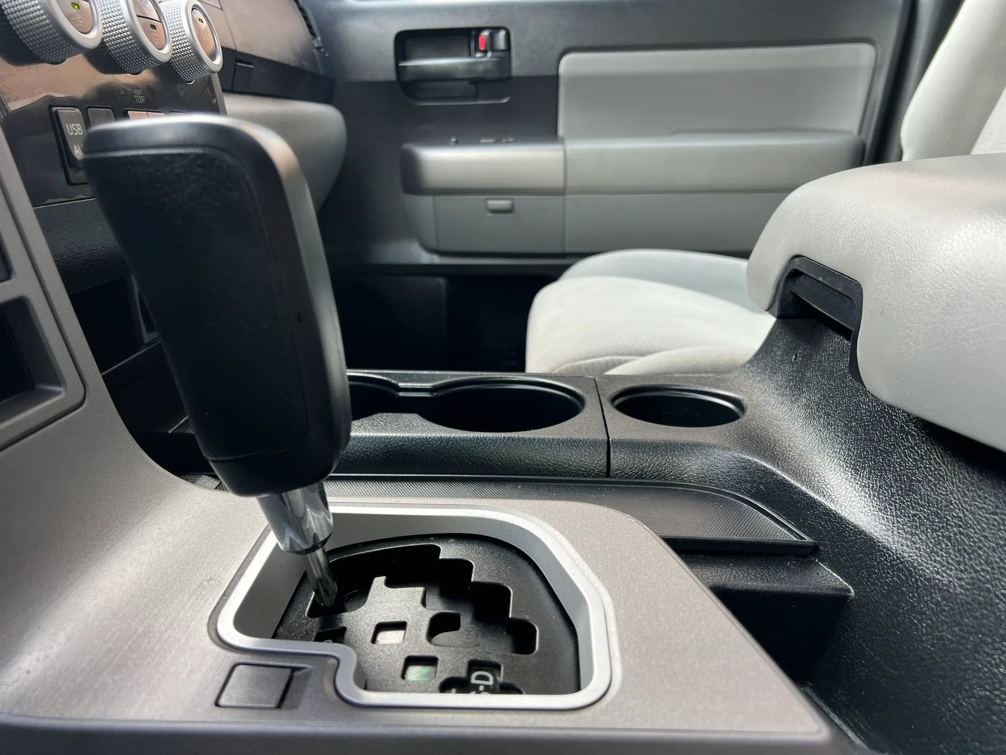 Used 2014 Toyota Sequoia SR5 RWD image 26