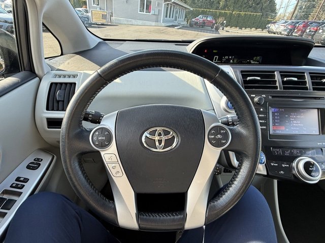 Used 2013 Toyota Prius V Five image 13