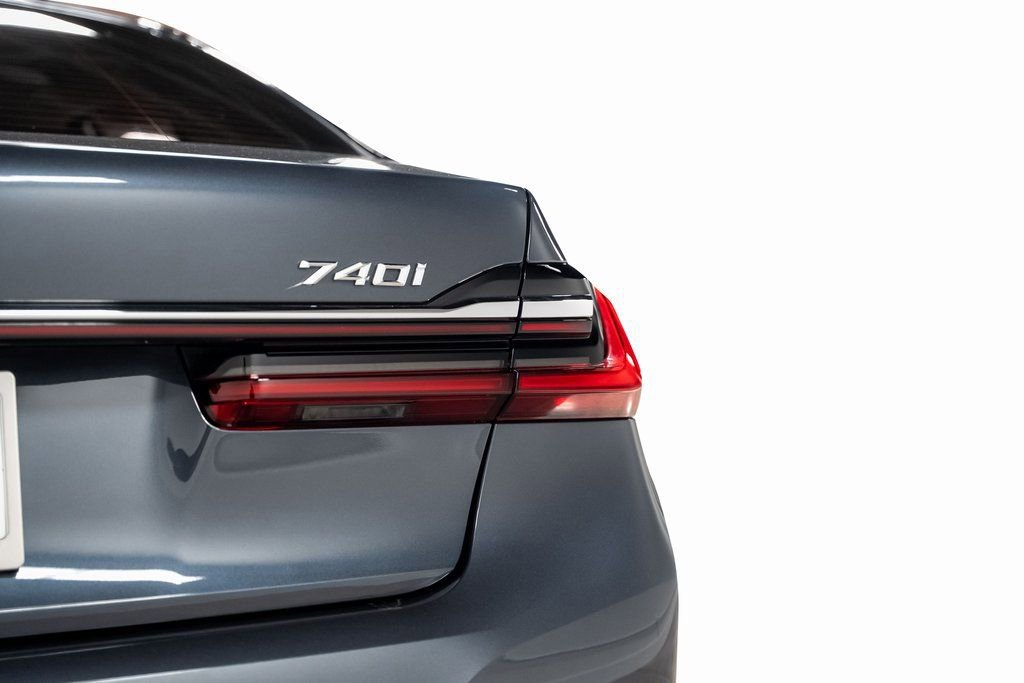 Used 2020 BMW 740i w/ Premium Package image 19