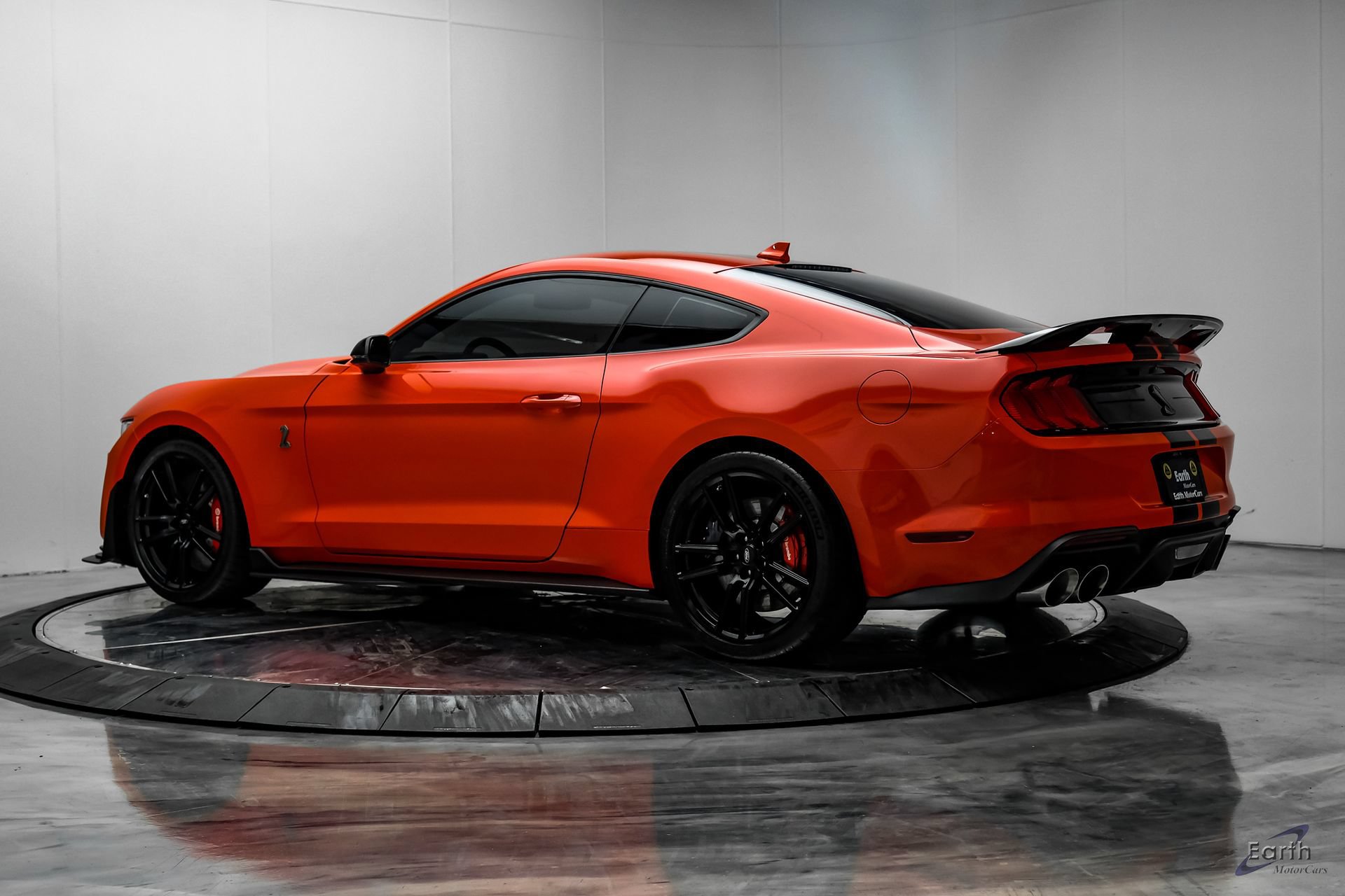 Used 2022 Ford Mustang Shelby GT500 w/ Technology Package RWD image 8