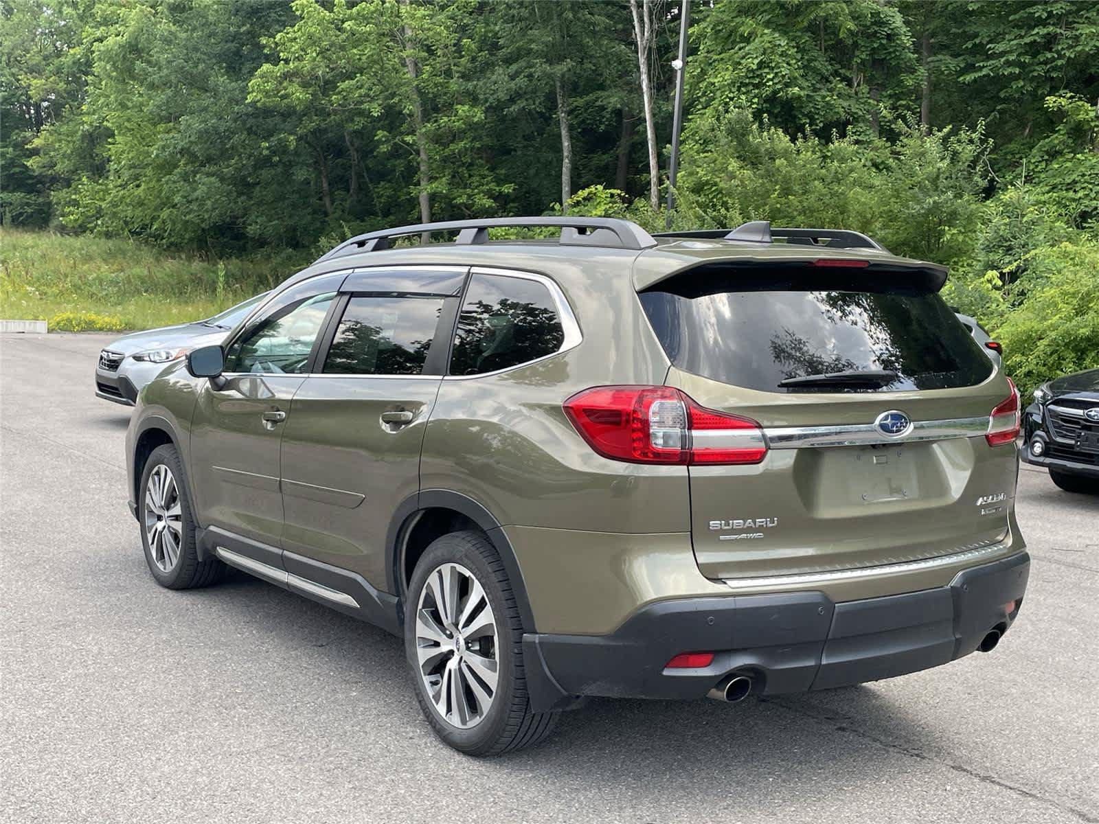 Used 2022 Subaru Ascent Limited w/ Technology Package AWD/4WD image 3