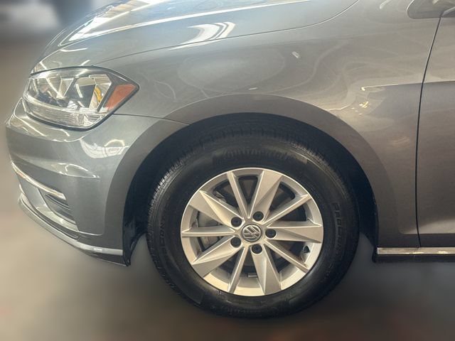 Used 2019 Volkswagen Golf S FWD image 19