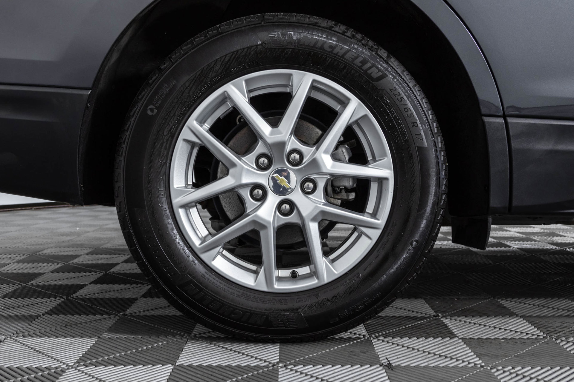Used 2023 Chevrolet Equinox LT w/ Driver Convenience Package FWD image 44