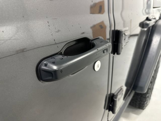 Used 2024 Jeep Wrangler Unlimited Rubicon w/ Dual Top Group AWD/4WD image 18