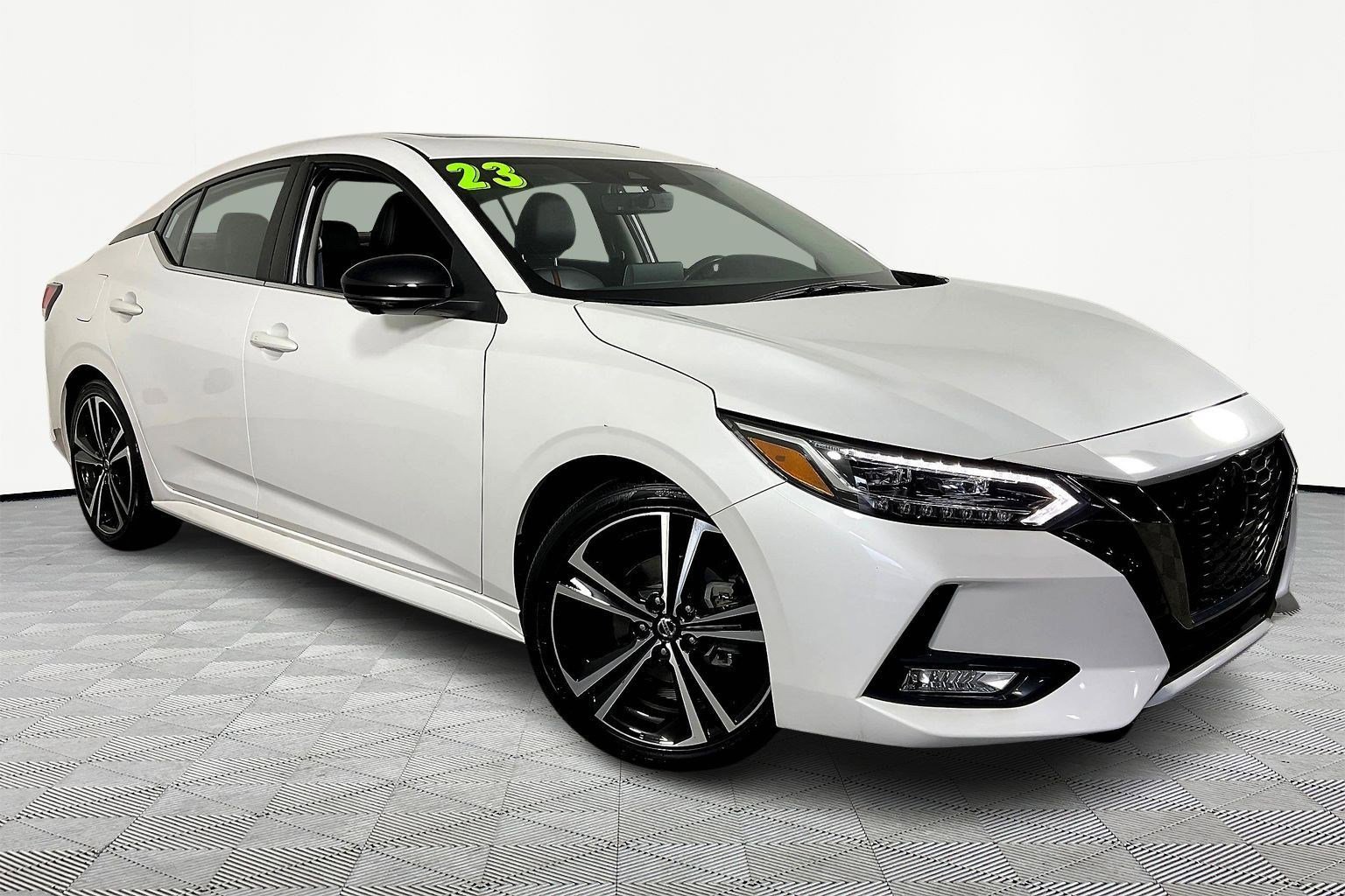 Certified 2023 Nissan Sentra SR w/ SR Premium Package image 3