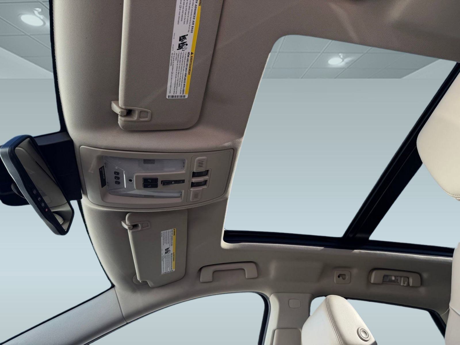 Used 2011 Cadillac SRX Luxury image 13