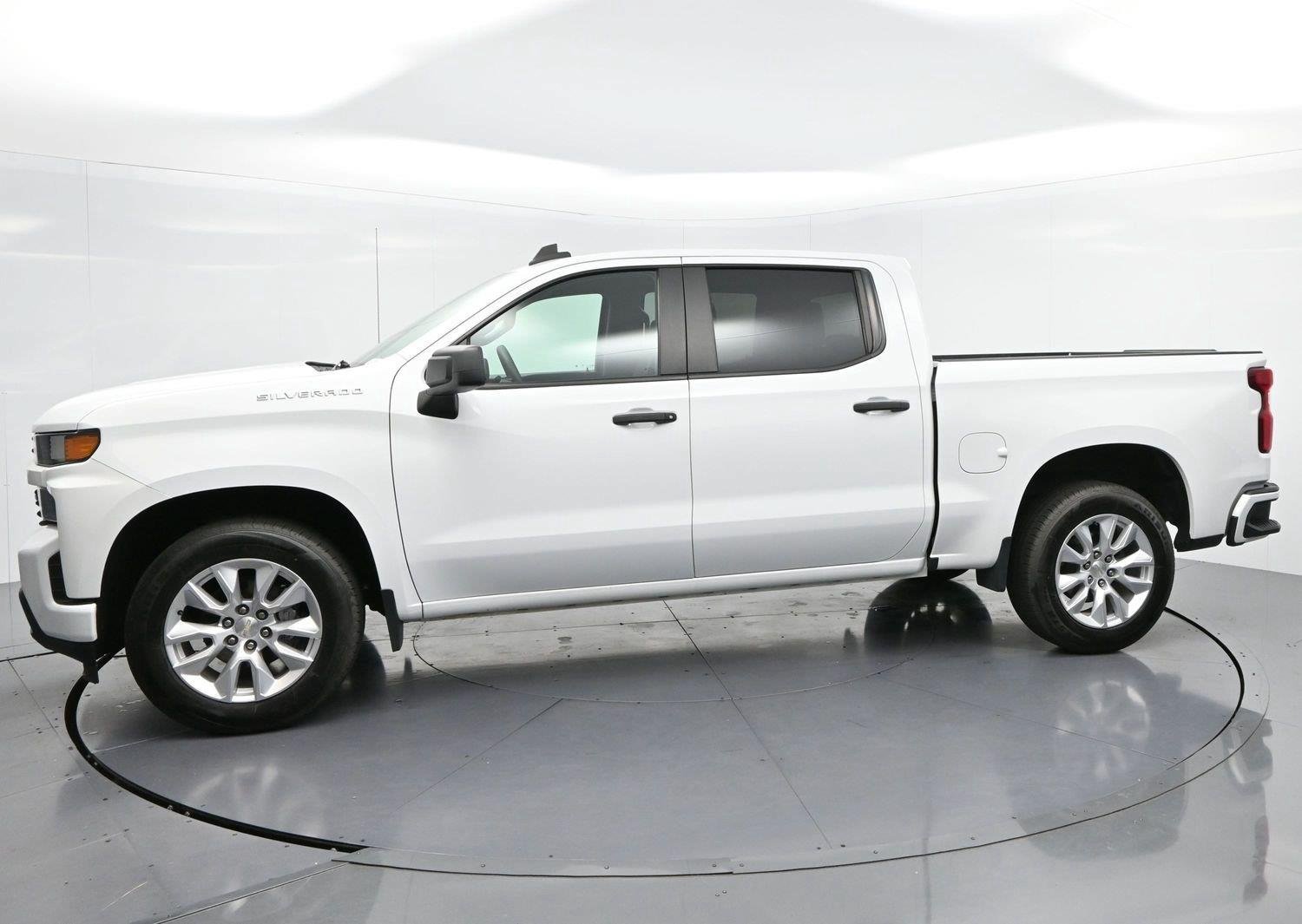 Used 2022 Chevrolet Silverado 1500 Custom w/ Safety Confidence Package RWD image 4