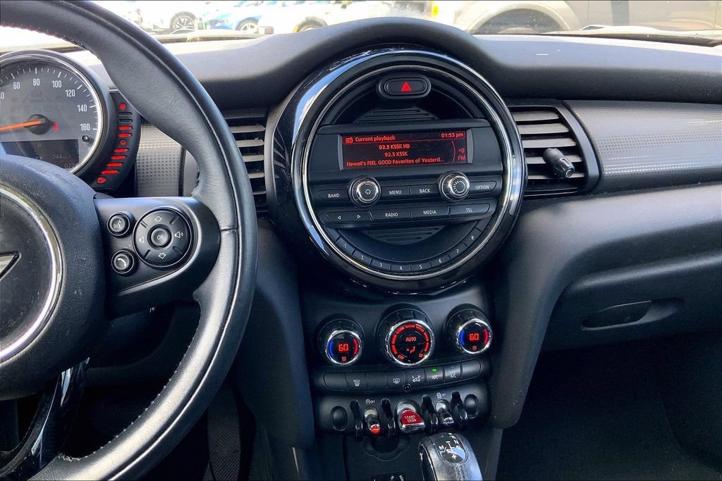 Used 2016 MINI Cooper 4-Door Hardtop FWD image 5