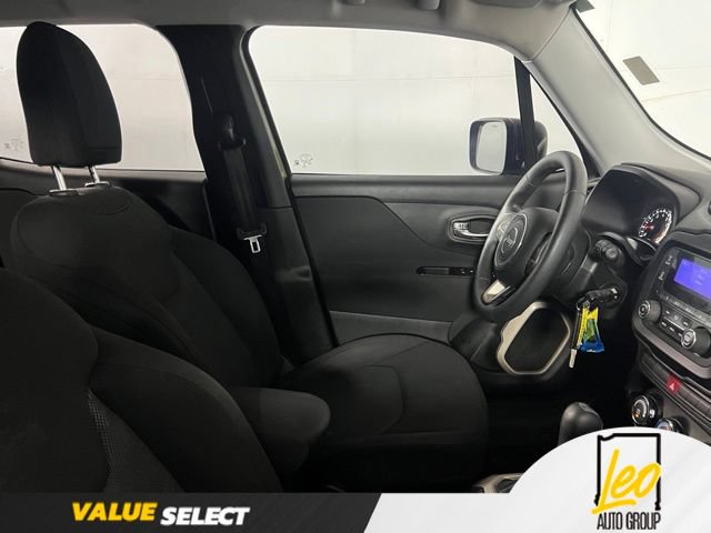 Used 2015 Jeep Renegade Sport w/ Power & Air Group FWD image 17