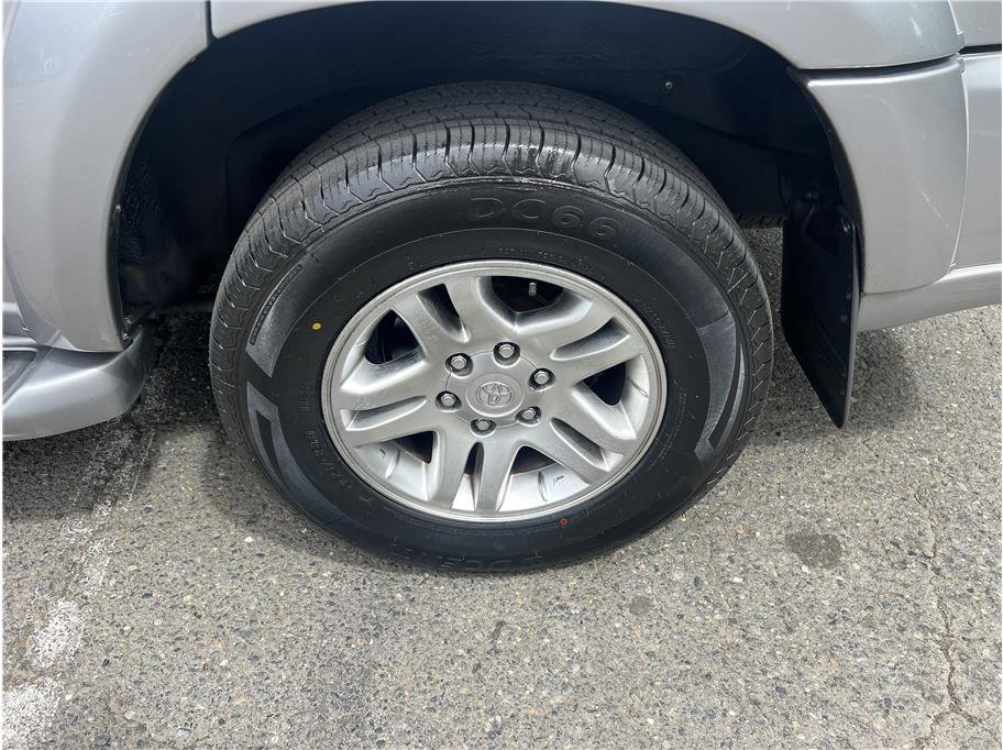 Used 2006 Toyota Sequoia SR5 RWD image 10