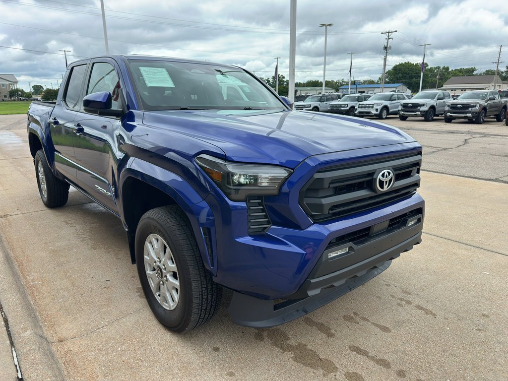 Used 2024 Toyota Tacoma SR5 AWD/4WD image 6
