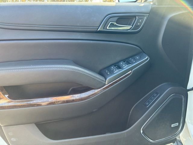 Used 2019 Chevrolet Suburban LT w/ Luxury Package RWD image 7