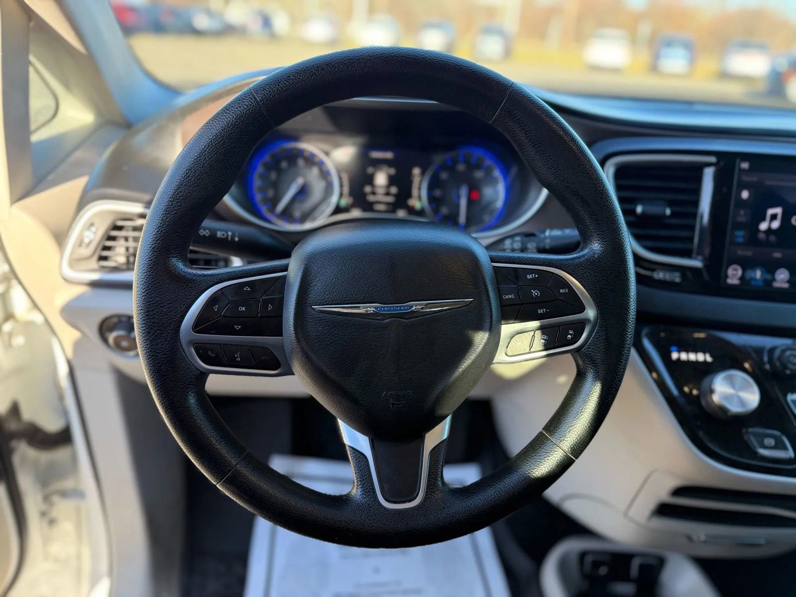 Used 2019 Chrysler Pacifica Touring Plus w/ Advanced Safetytec Group image 29