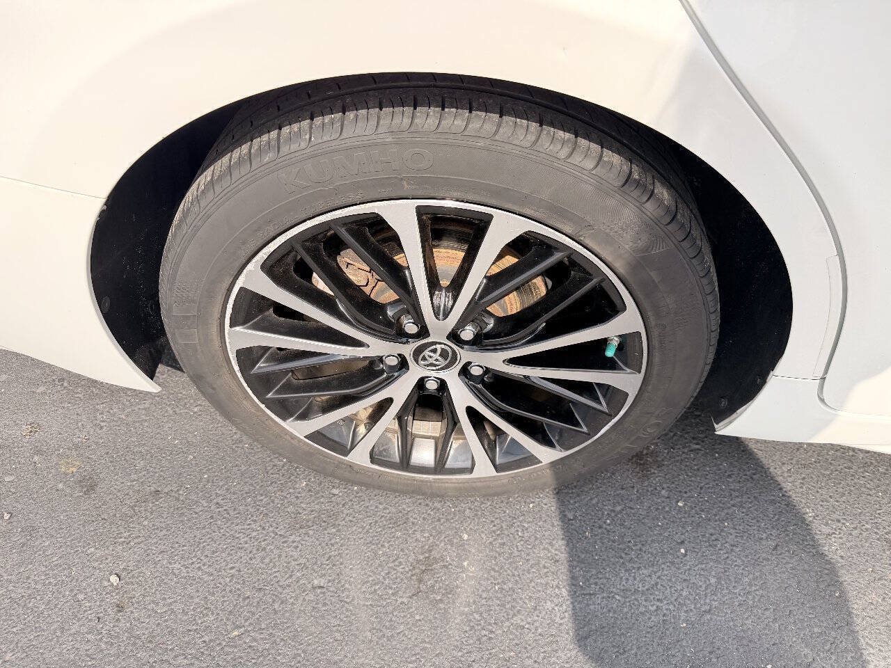 Used 2018 Toyota Camry SE FWD image 31