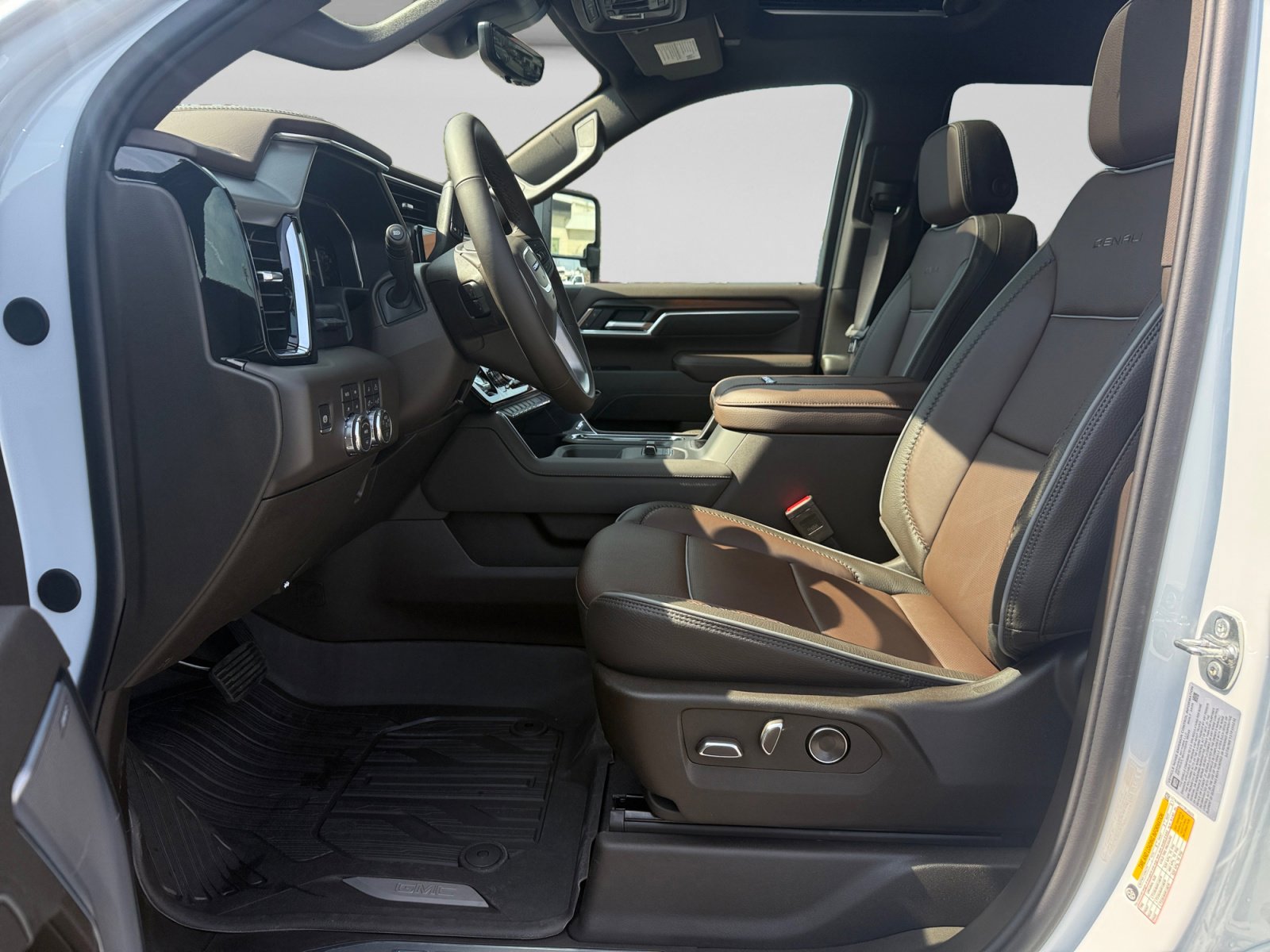 New 2026 GMC Sierra 3500 Denali w/ Technology Package image 10