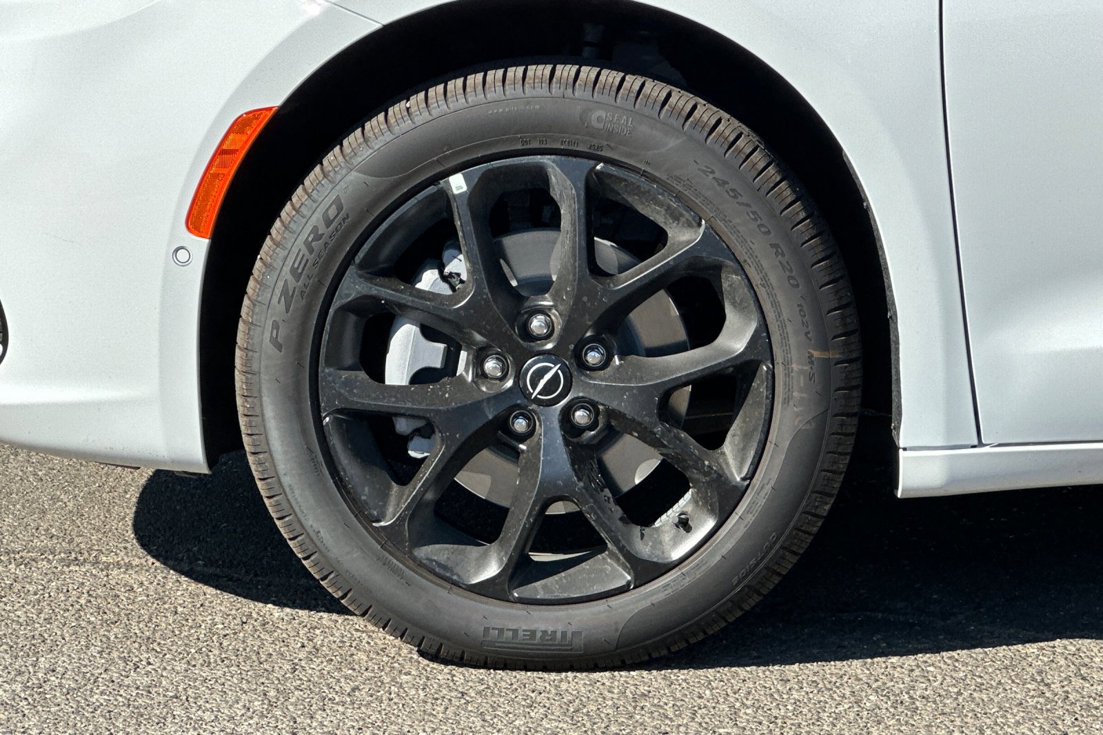 New 2026 Chrysler Pacifica Limited w/ S Appearance Package image 24