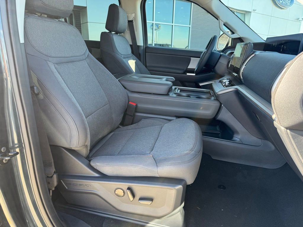 New 2025 Ford Expedition Active image 20