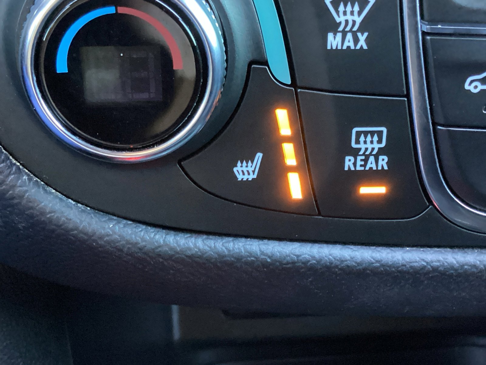 Used 2023 Chevrolet Equinox RS image 6