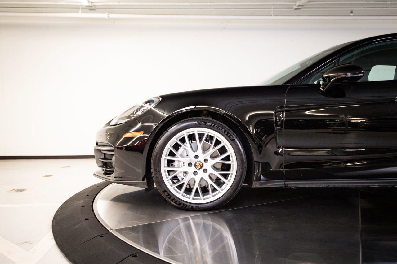 Certified 2023 Porsche Panamera image 11