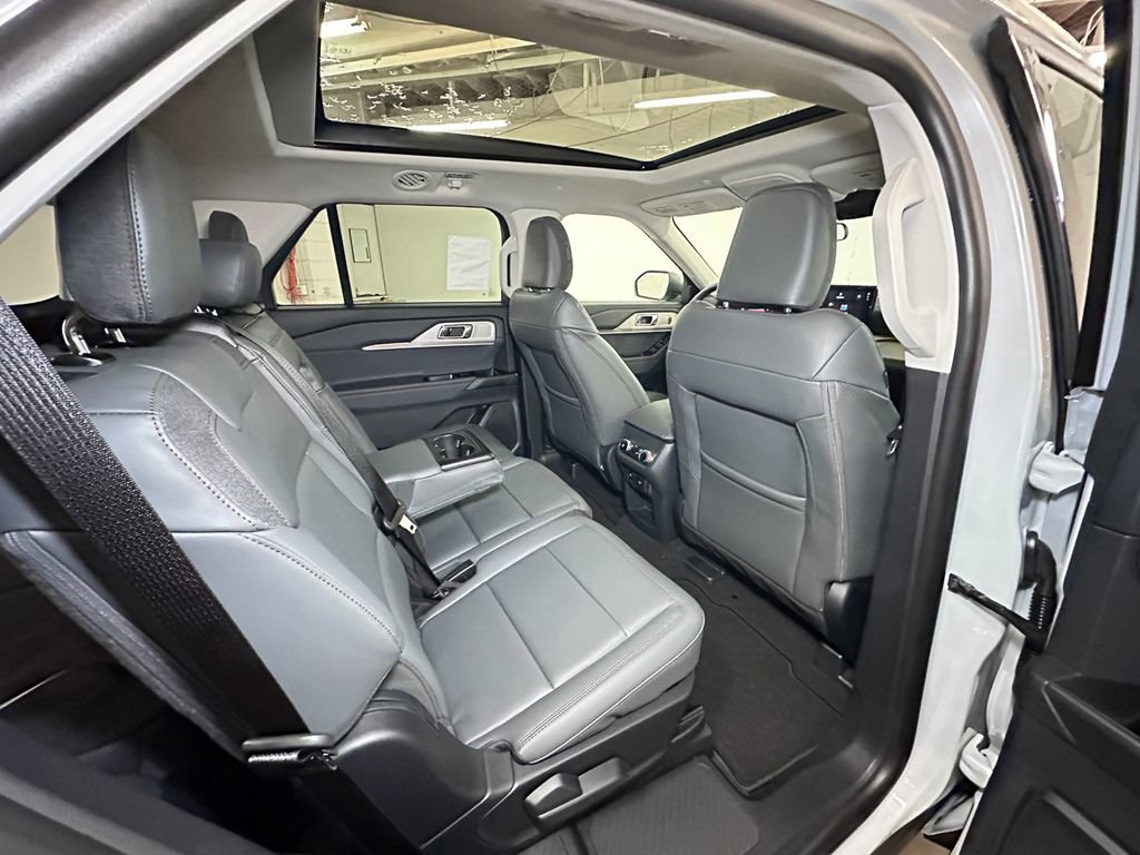 New 2026 Ford Explorer Active image 4