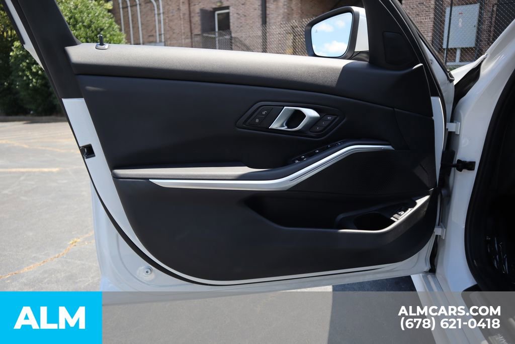 Used 2025 BMW 330i Sedan image 13