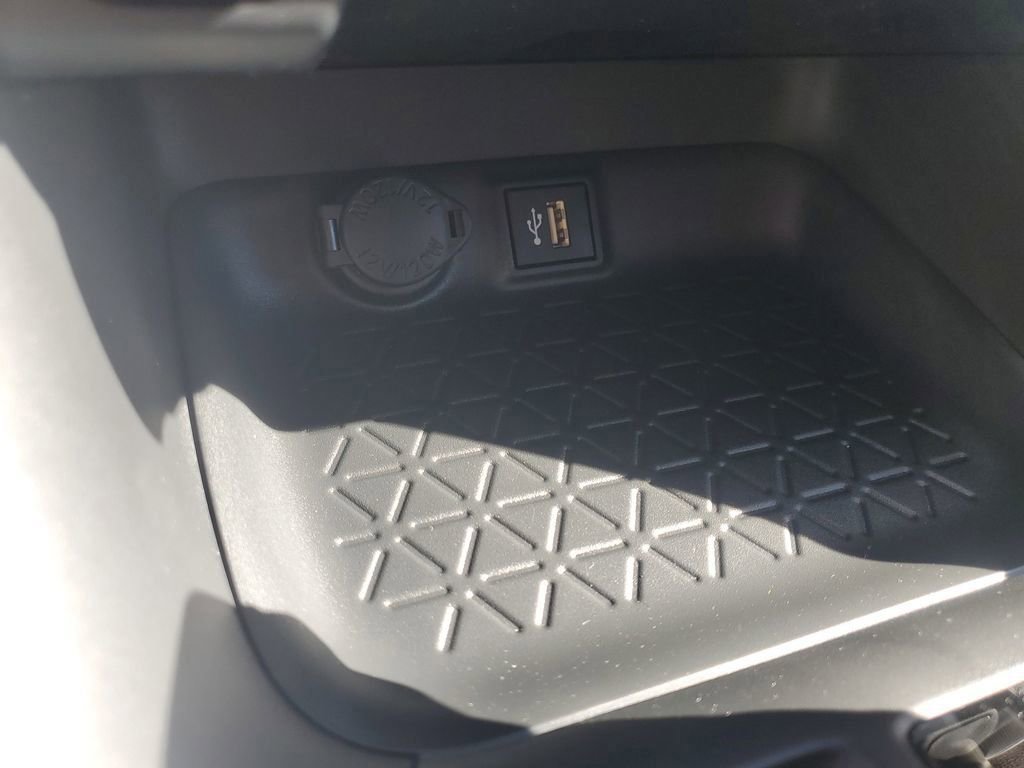 New 2025 Toyota RAV4 XLE image 18