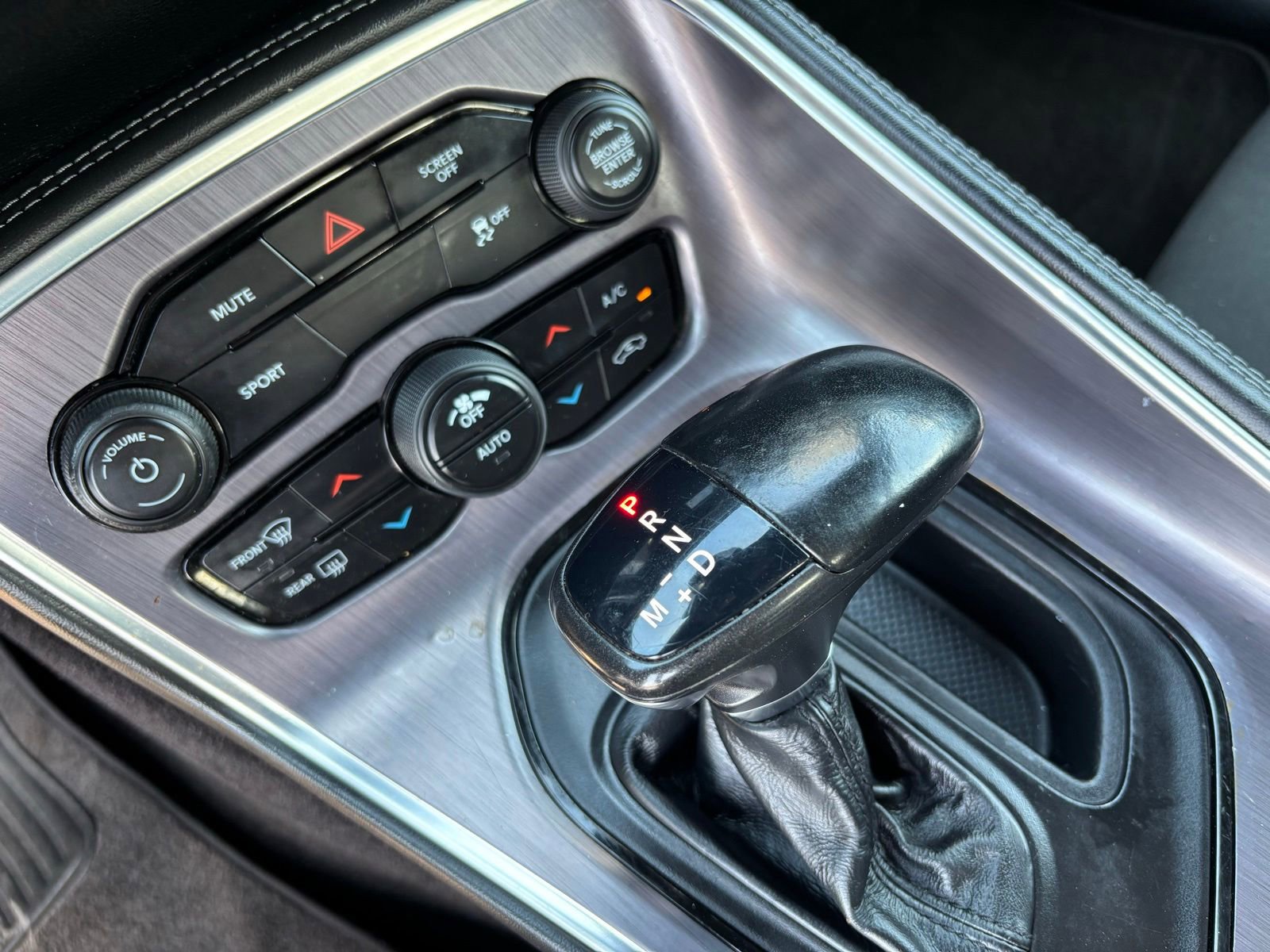 Used 2018 Dodge Challenger SXT w/ Blacktop Package RWD image 15