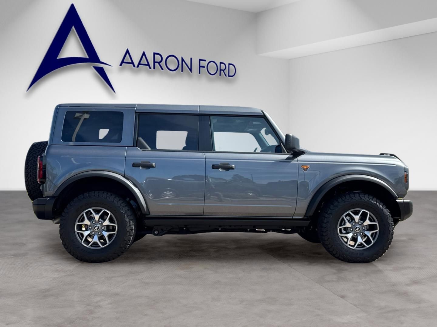 Used 2025 Ford Bronco Badlands image 7