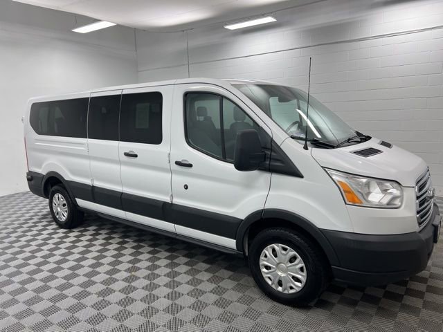 Used 2017 Ford Transit 350 XLT image 4