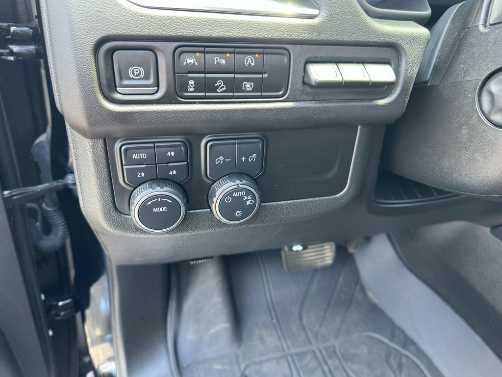 Used 2023 Chevrolet Tahoe Premier w/ Premium Package 2 AWD/4WD image 20