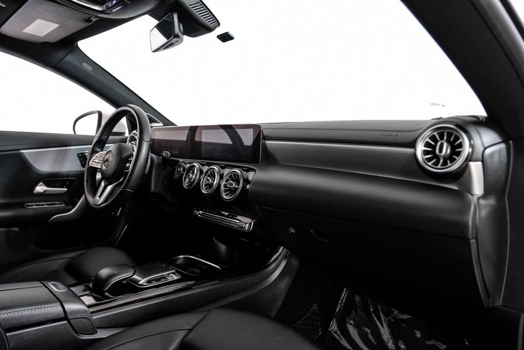 Used 2020 Mercedes-Benz CLA 250 image 12